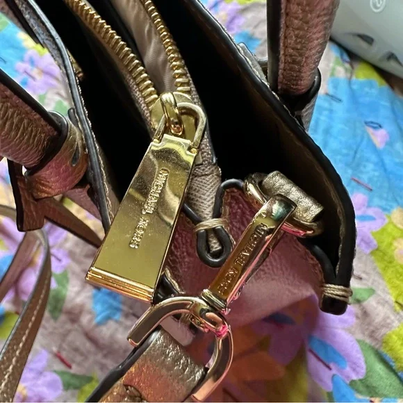 ⛅️[ Michael Kors ] Mercer Leather Crossbody Metallic Gold Bag - Picture 15 of 17